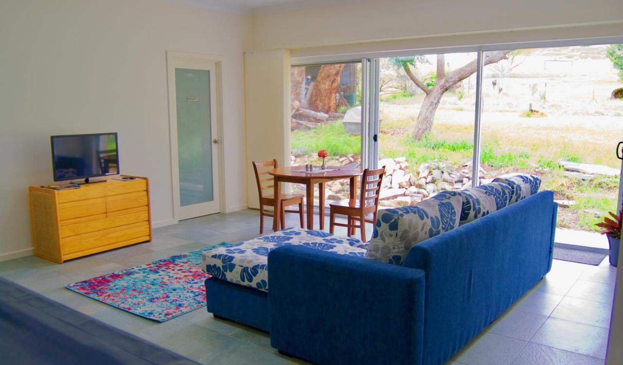 Back Valley Farmstay Bed And Breakfast ビクターハーバー エクステリア 写真